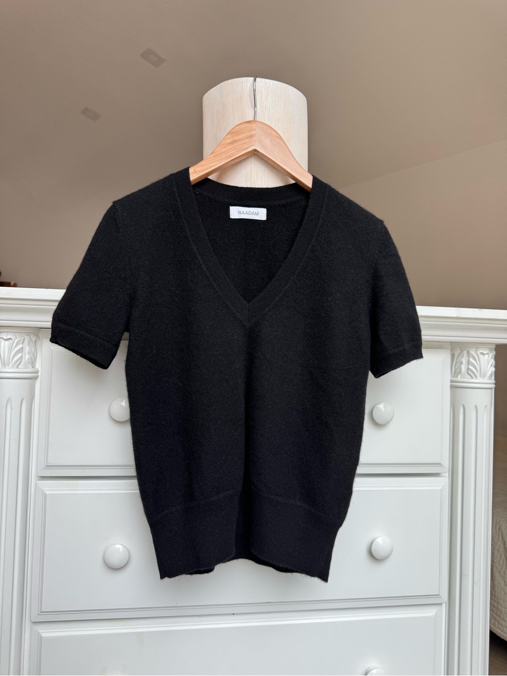 NAADAM Black 100% Cashmere V-Neck Short Sleeve Sweater – Size S